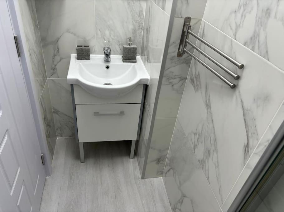 3 Camere Decomandat Bucharest Luaran gambar